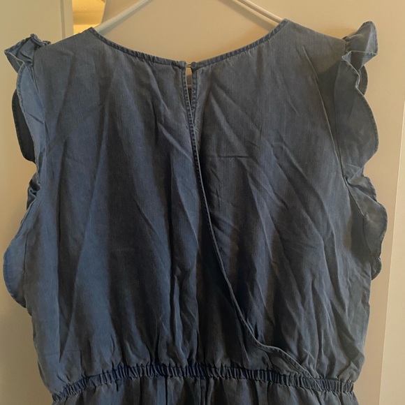 Old Navy Flutter Sleeve Jumpsuit - Picture 2 of 4